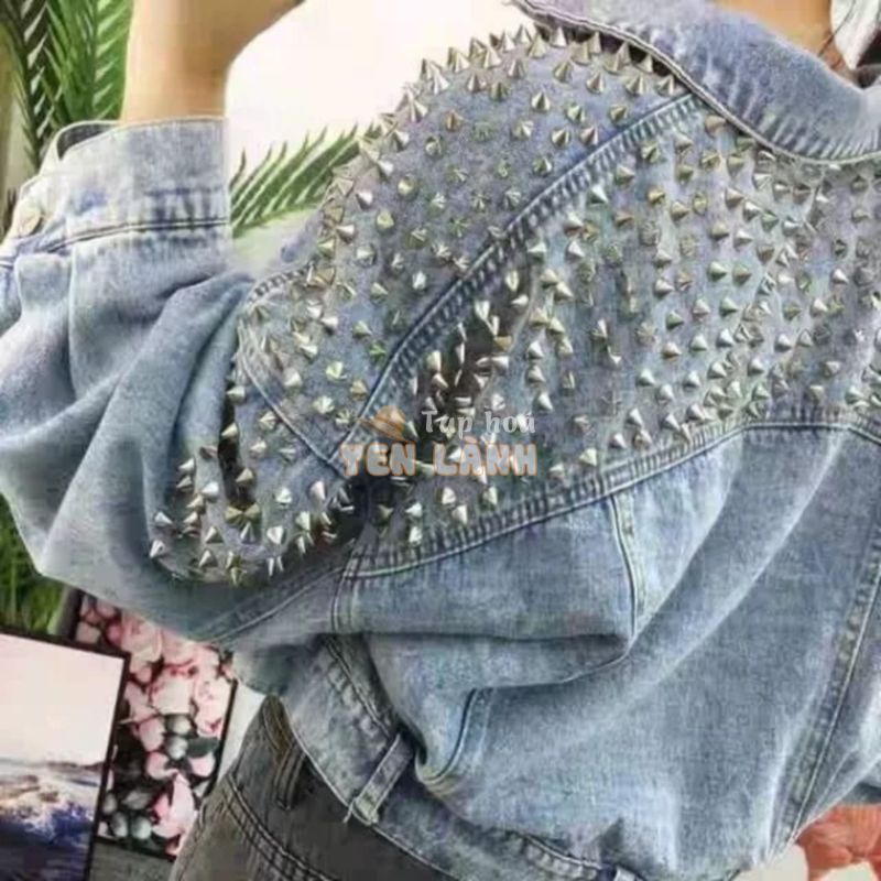 Áo khoác jeans đinh tán bao chất jeanseefm,mịn,không phai màu