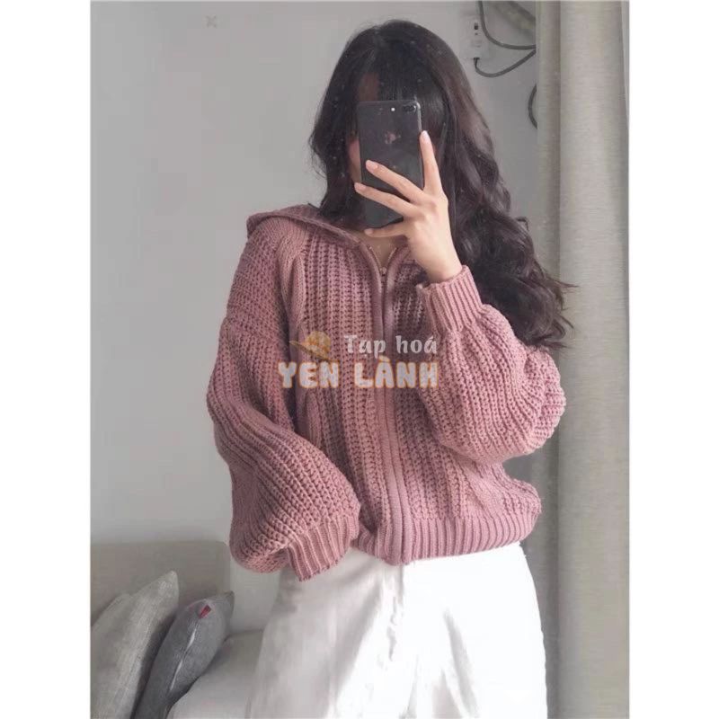 Áo khoác cardigan len khóa kéo có nón phối tay rộng.