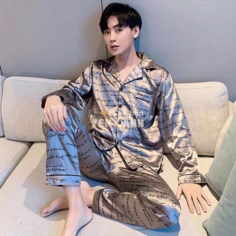 Bộ đồ ngủ pijama nam dài tay chất lụa bóng cao cấp 723 màu bạch kim xanh dương họa tiết chữ