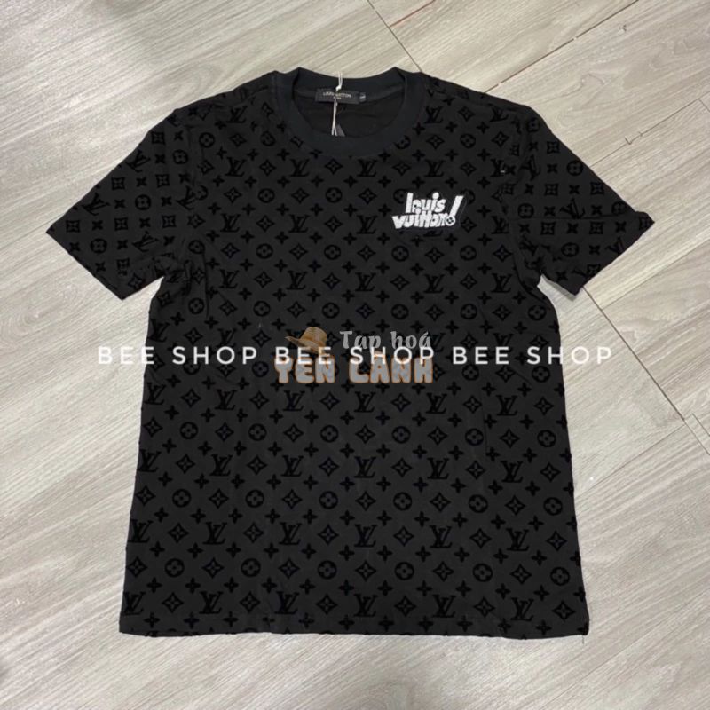 Áo phông LV thêu vân nhung nổi – Áo thun cổ tròn Y22 – Bee Shop