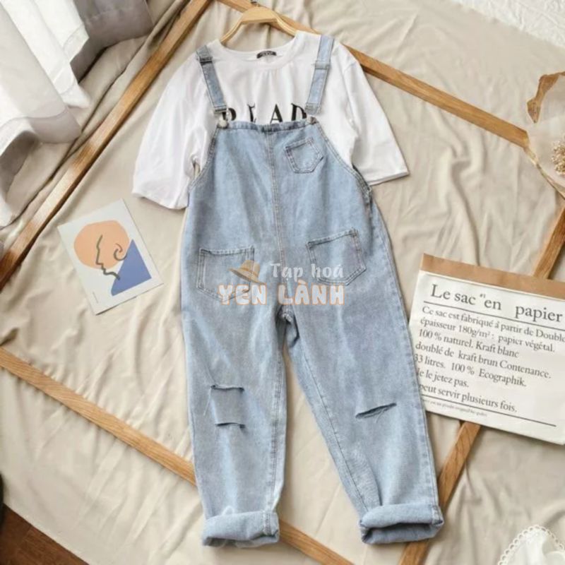 Set yếm jean + áo thun chữ