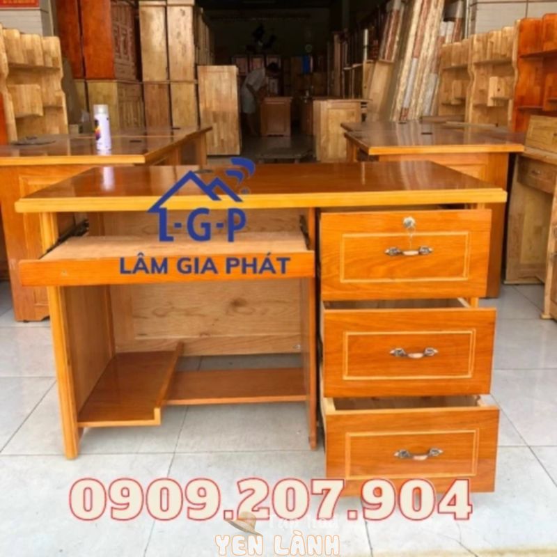 BÀN LÀM VIỆC GỖ SỒI NGA CAO CẤP CÓ BÀN PHÍM