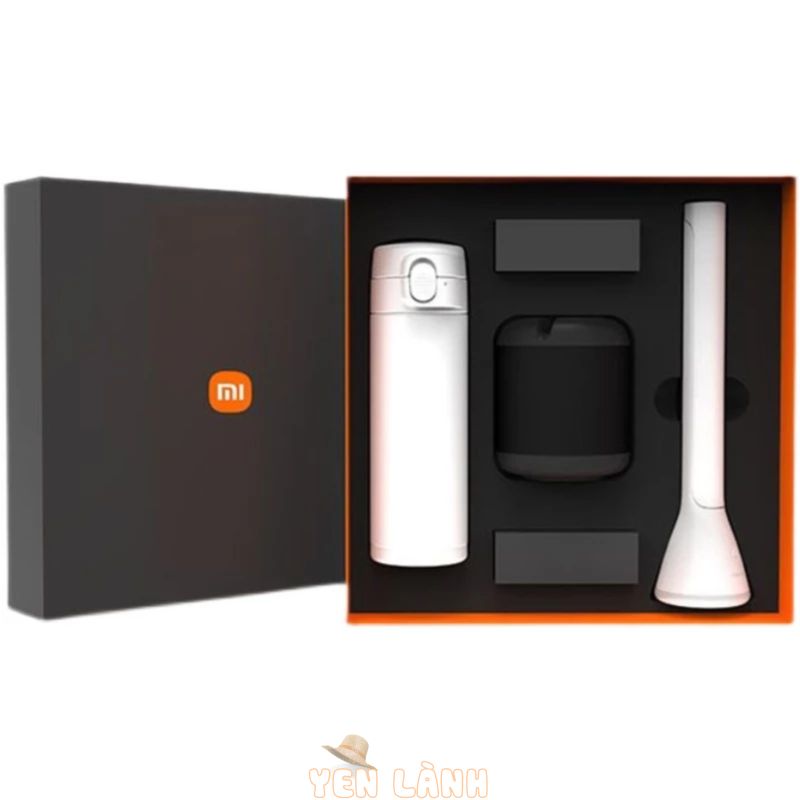 Bộ quà tặng độc quyền của Xiaomi (Bình giữ nhiệt so.home; Loa Bluetooth – GY769; Đèn bàn gấp có thể sạc Yeelight LED Z1)