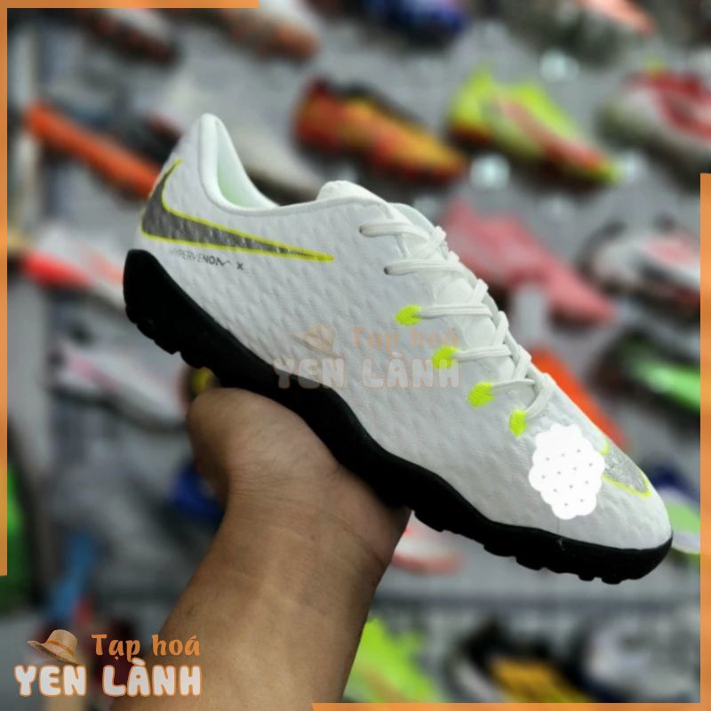 Giày Bóng Đá HyperVenom TF – Phù hợp sân cỏ nhân tạo