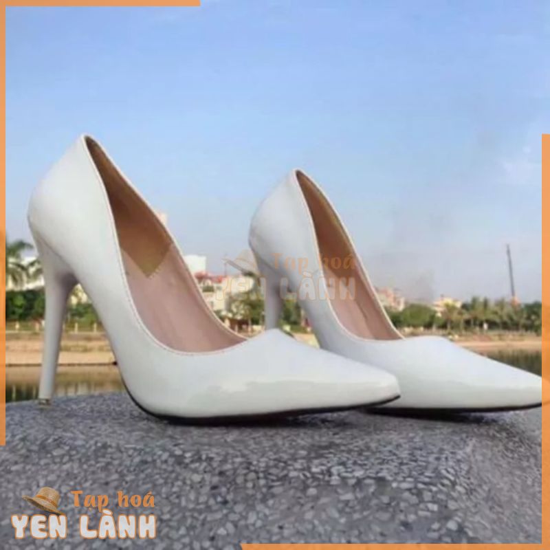 Giày Louboutin trắng 11p