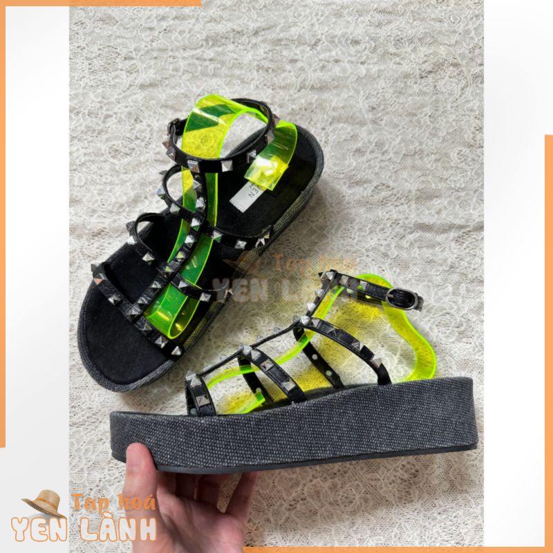 Giày sandal đinh tán Steve Madden New York Rissa chính hãng size 8.5