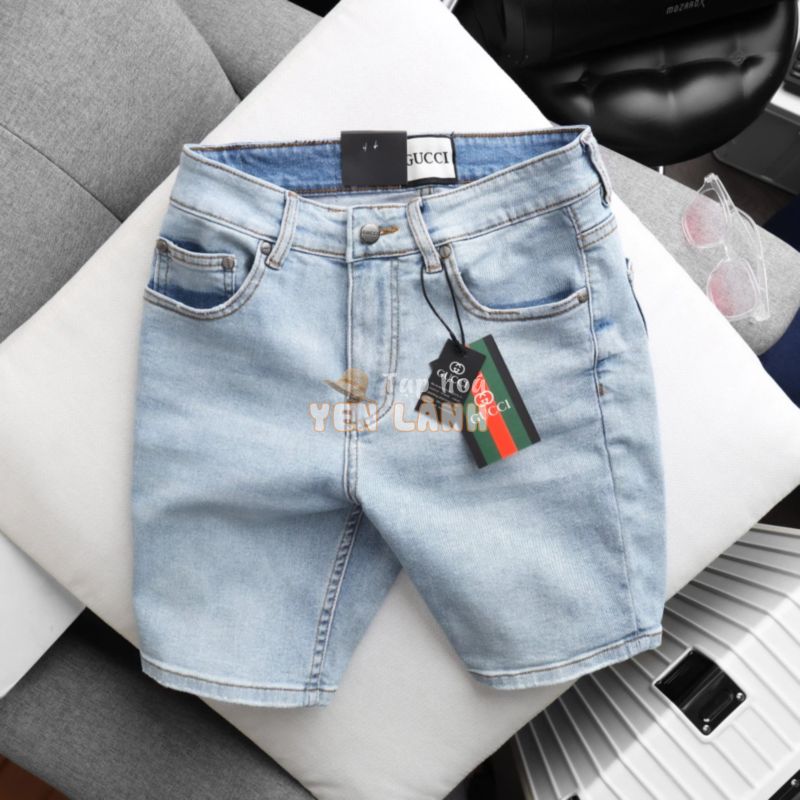 Quần short jean Gucci màu xanh nhạt- logo dập nổi túi sau LA 1-1 on web