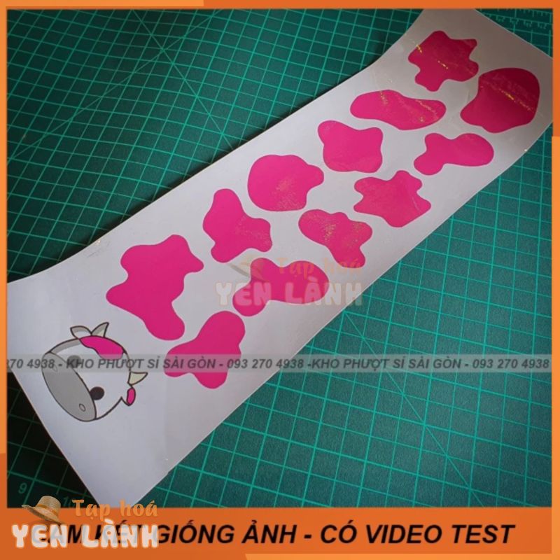 Sticker dán vali, túi xách, mũ bảo hiểm hình bò sữa cute siêu dễ thương nhiều màu chọn lựa – tem bò sữa dán mũ 3/4